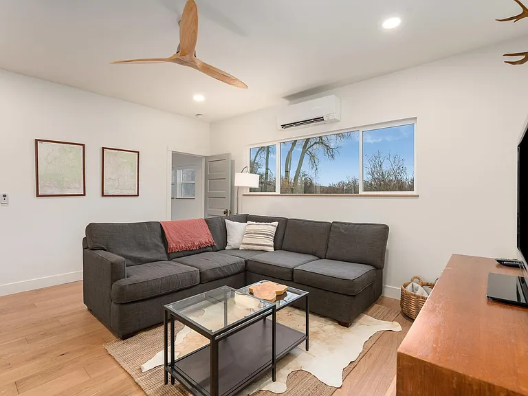2417 N Overland Trl — Photo 19