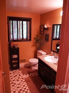 4th image of 21484 Flanders St