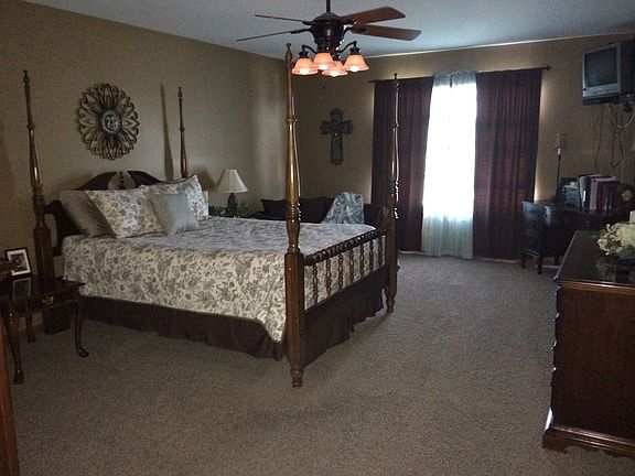 3rd image of 2044 Laura Ct