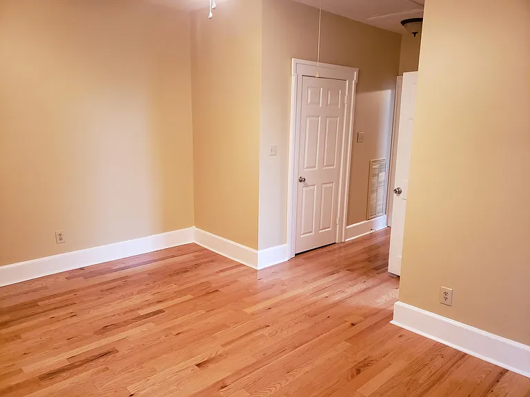 105 S McLemore Ave #2 — Photo 10