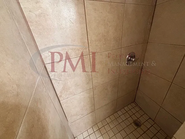 5425 Ledesma #4 — Photo 10