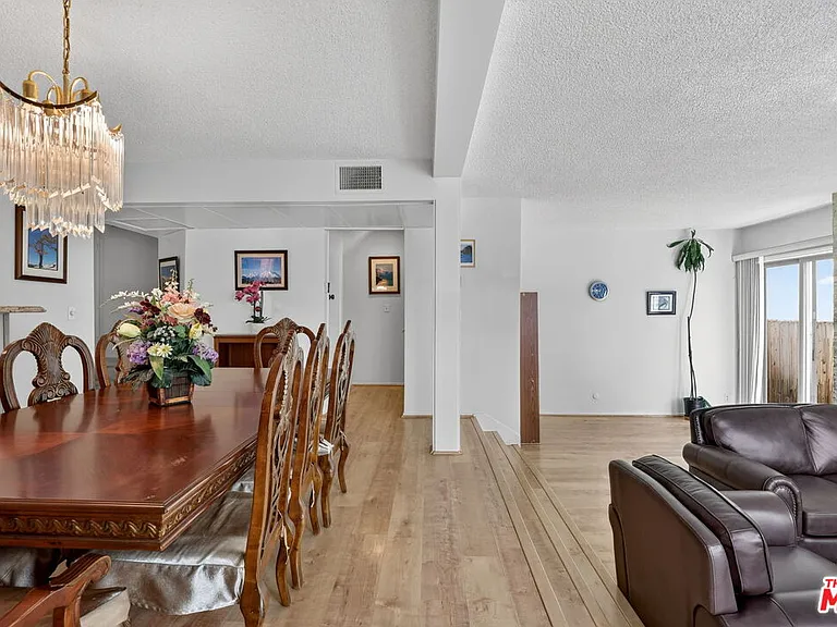 184 N Crescent Dr — Photo 11