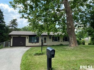 2 New Salem Rd, Peoria, IL 61607