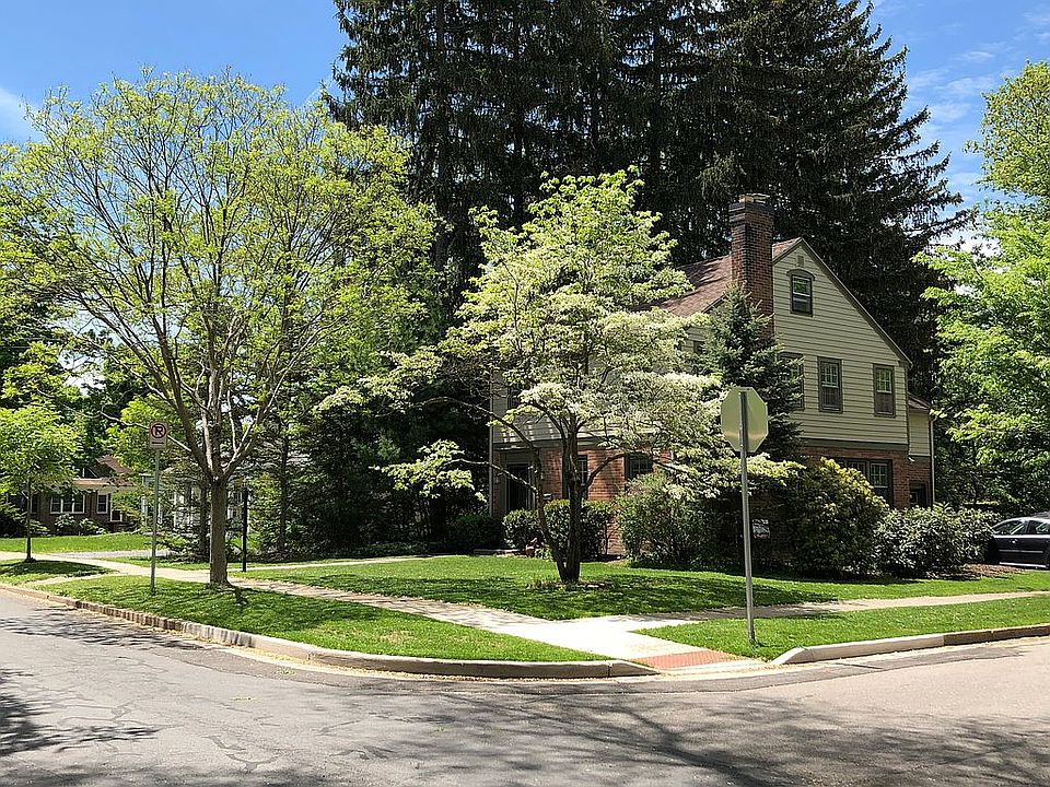 2nd image of 115 Adams Ave