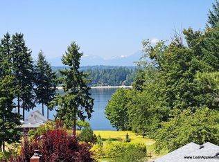 14330 Henderson Rd NE, Bainbridge Island, WA 98110