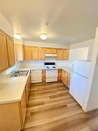 135-139 Prince Ave — Photo 12
