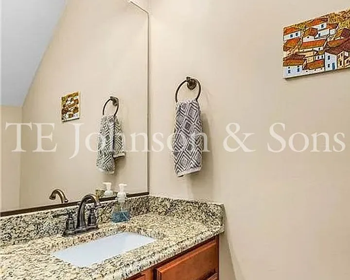 1025 Richmond Park Dr — Photo 6