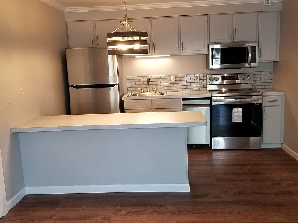1st image of 11108 NE 68th St APT 410