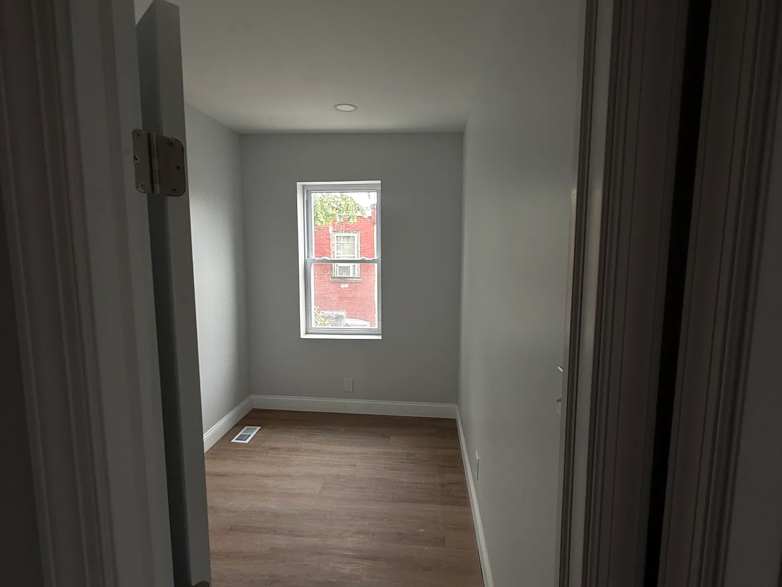 3 bed, 1.5 bath, 1095 sqft, $1,900 — Photo 3
