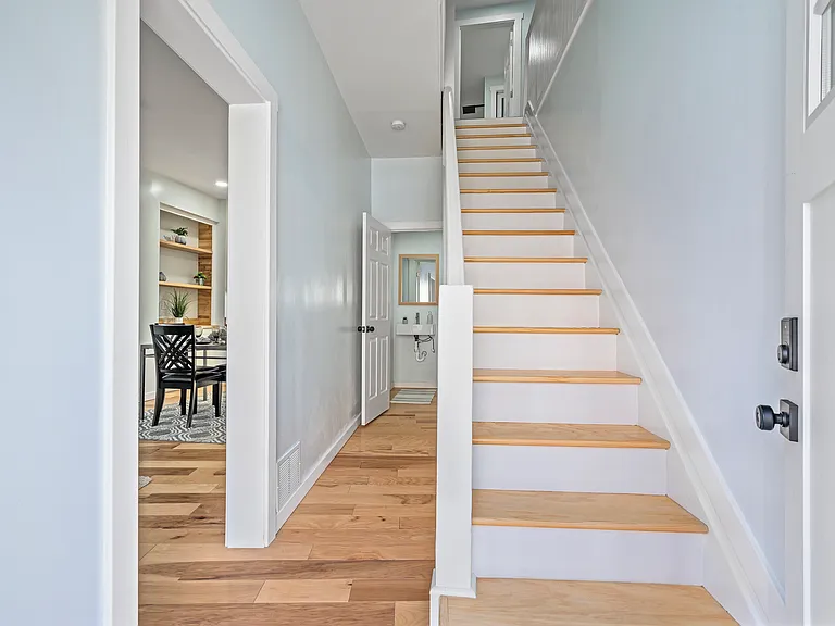 1107 Brabec St — Photo 17