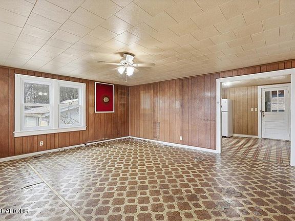 5th image of 840 Silver Ln