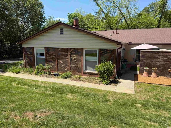 906 E Commons Dr, Bloomington, IN 47401