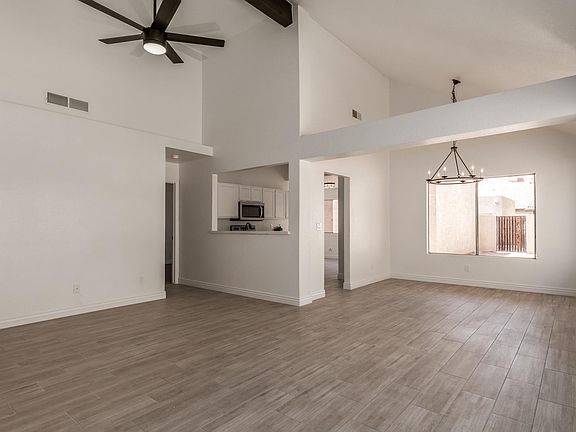 4th image of 1910 E Velvet Dr