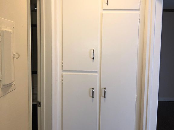5th image of 11004 Blix St #2E