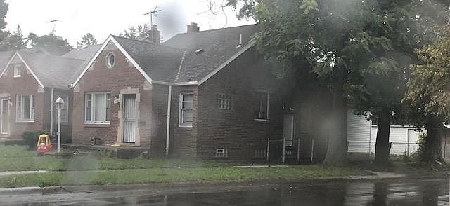 2nd image of 16000 Fordham St