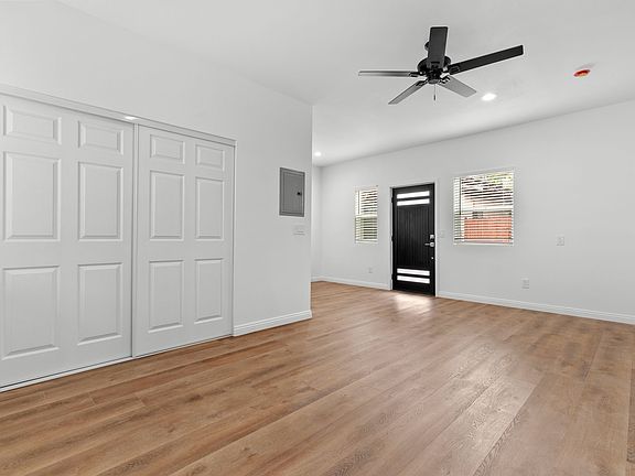 2nd image of 15565 1/4 Denley St
