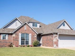 1716 W Charleston St S, Broken Arrow, OK 74011