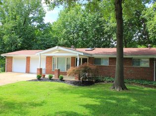 2 Seawood Ct, Saint Louis, MO 63146