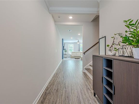 5th image of 2314 Portrush Way SE