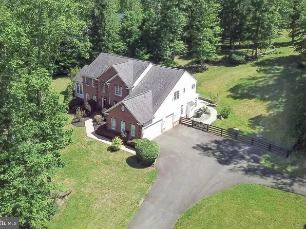 7165 Dudie Rd, Marshall, VA 20115