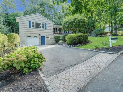 5 Merriwind Drive, Huntington Station, NY, 11746