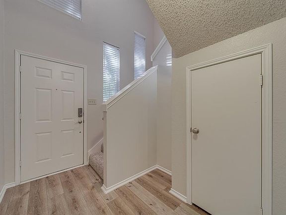 4th image of 1693 Prescott Cir