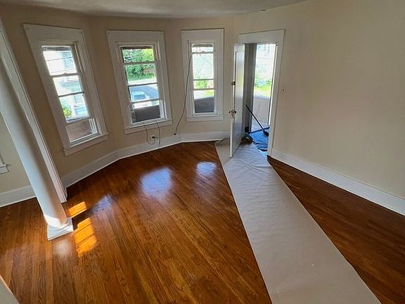 2nd image of 808 Waverly Pl APT 2