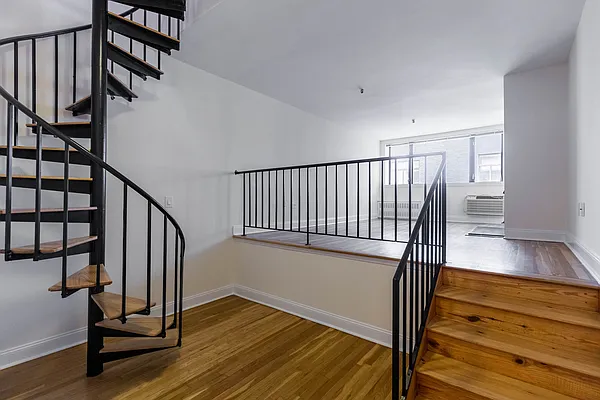 Rented by Bond New York | media 7