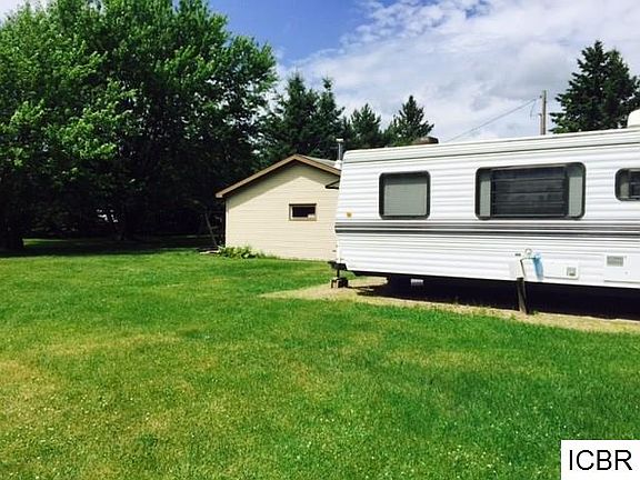 4th image of 25963 Howard Dr