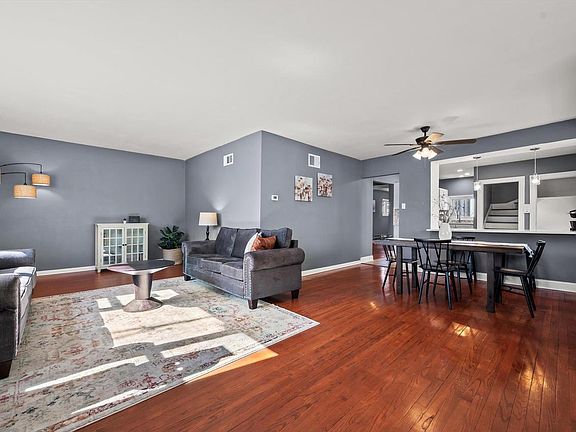 3rd image of 6706 West Chambers STREET