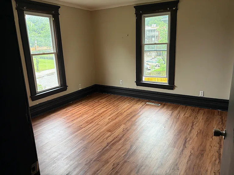 1320 Avery St — Photo 6