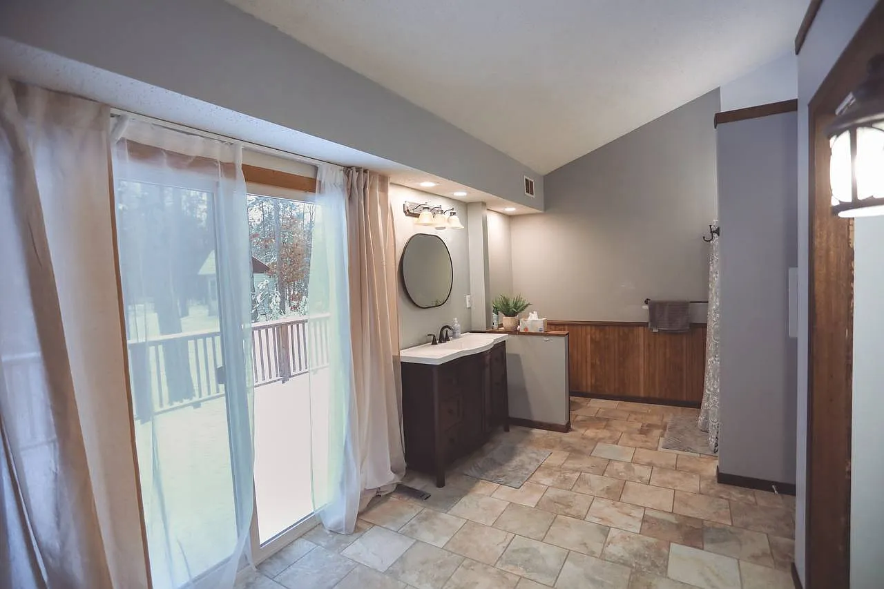 4 bed, 1918 sqft, $3,100 — Photo 1