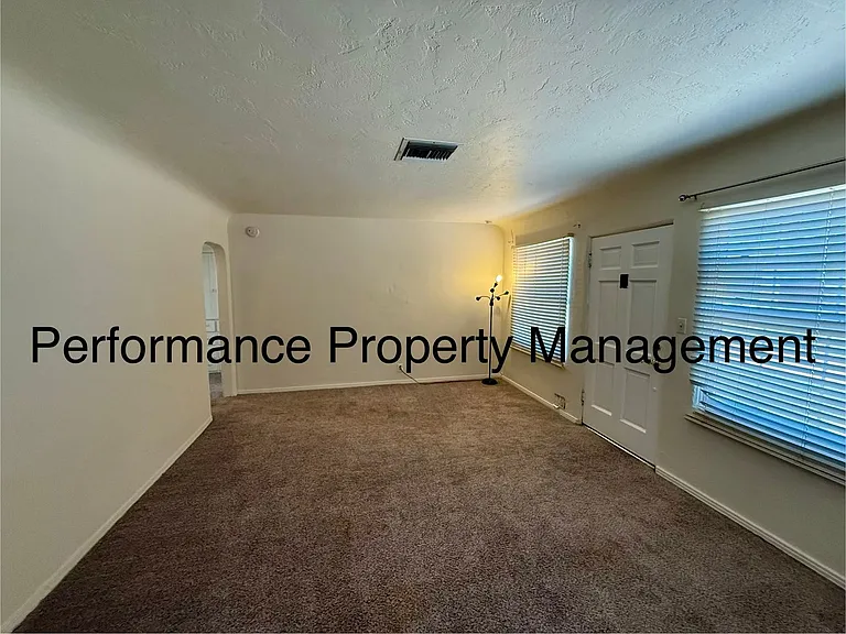 121 Bedford Way — Photo 2