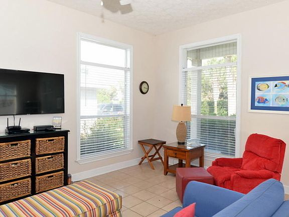 4th image of 226 Saint Johns Ct