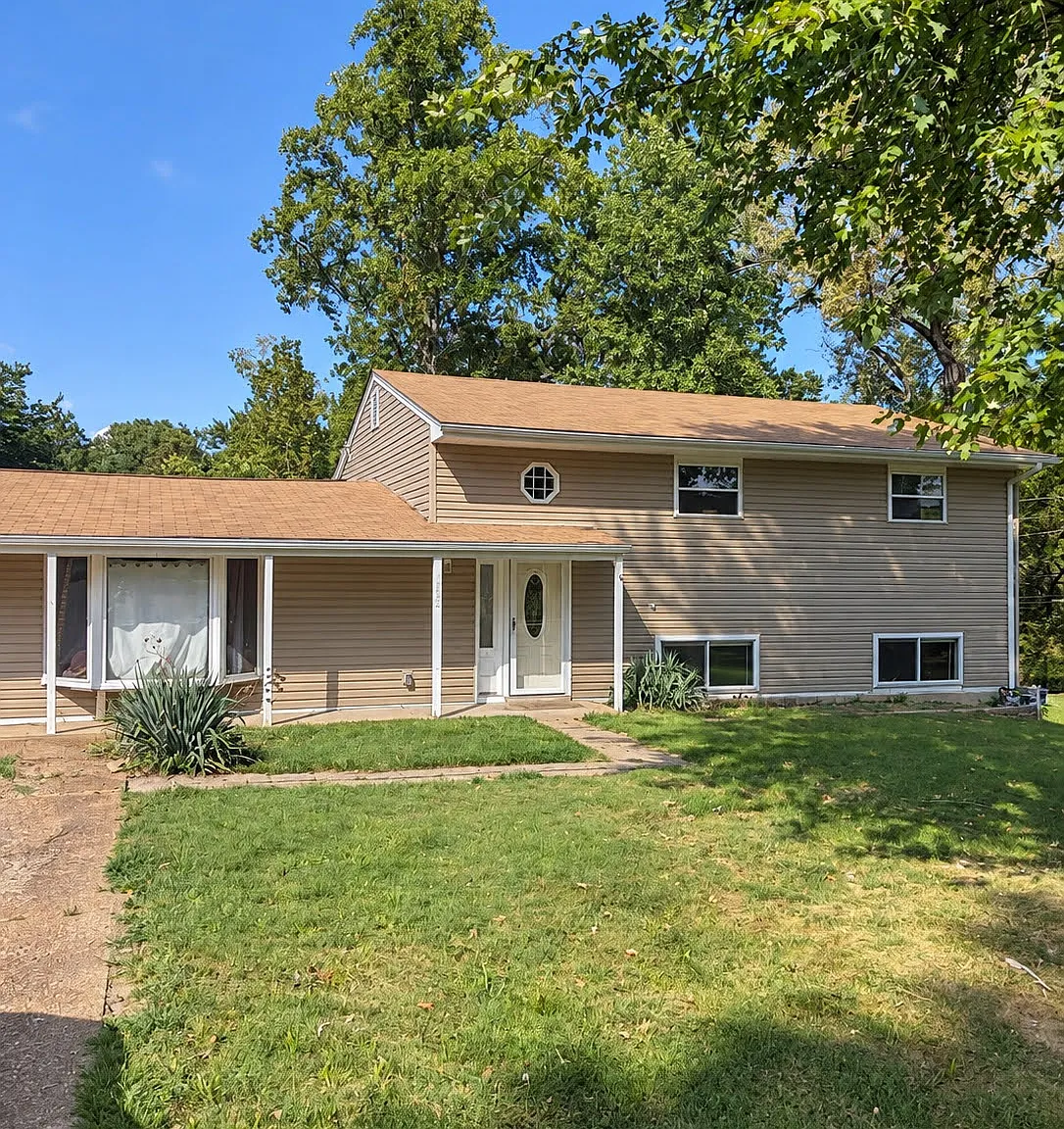 4 bed, 2.5 bath, 1460 sqft, $3,100 — Photo 1