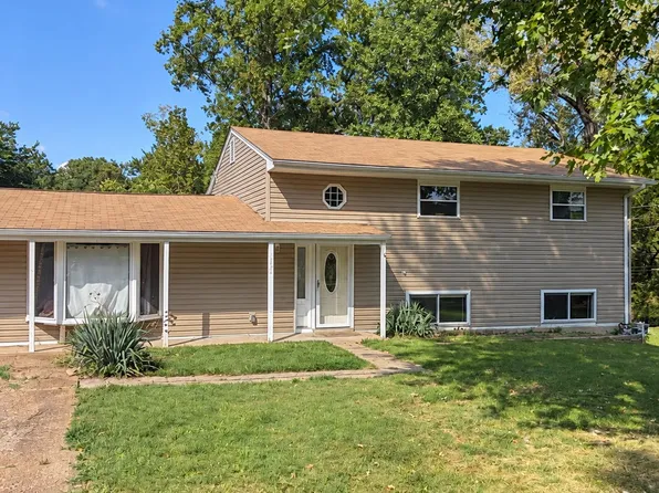 1255 Vero Ln, Ballwin, MO 63011