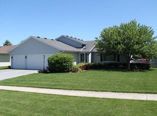 610 David Dr, Winnebago, IL 61088