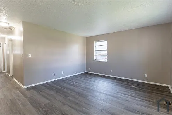 6309 S Owasso Ave — Photo 5