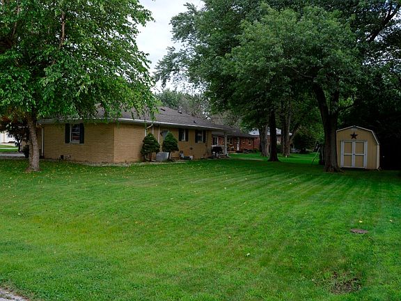 4th image of 811 Havelka St