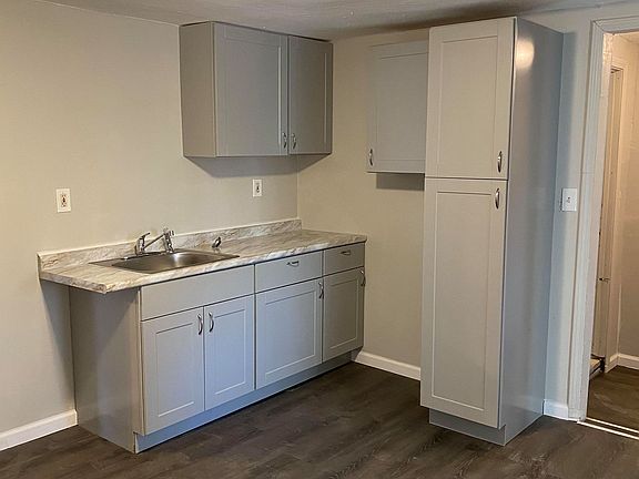4th image of 217 S 10th St