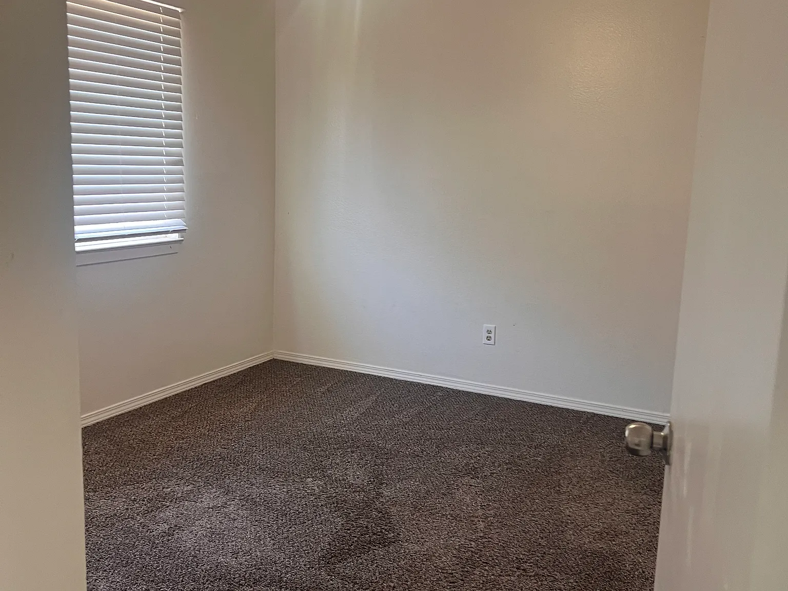 4 bed, 1547 sqft, $3,200 — Photo 2