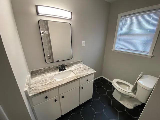 2521 W Cameron St — Photo 13