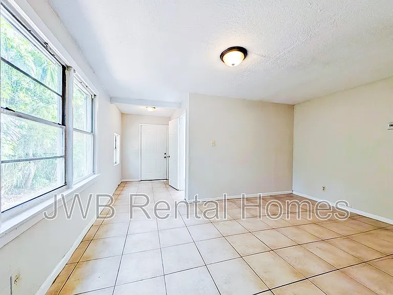 2942 Bethel Ct — Photo 6