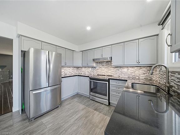 5th image of 114 Donegal Dr