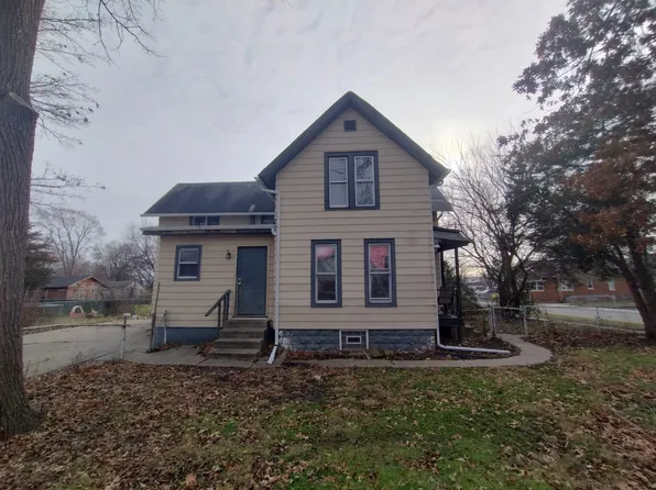 1304 8th St, Rockford, IL 61104