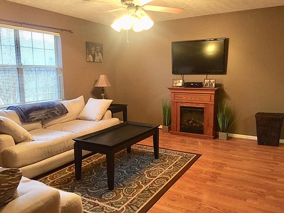 2nd image of 2803 Deerhaven Dr