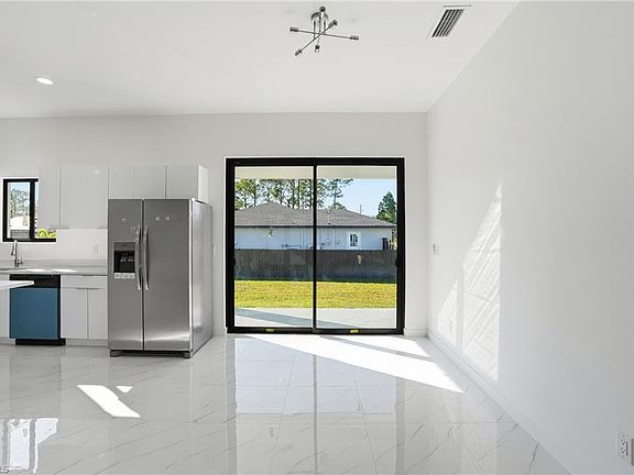 5th image of 3305 Nora AVE N