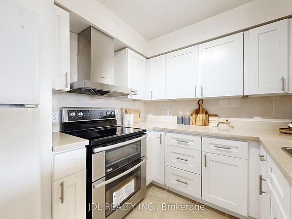 3rd image of 260 Doris Ave #906