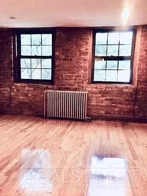 Rented by Real Street Inc | media 15