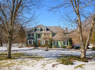 53 Charter Ridge Dr, Sandy Hook, CT 06482